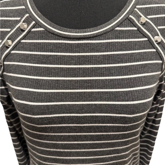 Michael Kors Women’s Long Sleeve Gray & White Striped Pullover Sweater, Large - Picture 10 of 15
